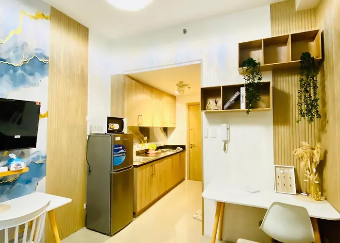 Moa Shore - Exxy Hotel Manila